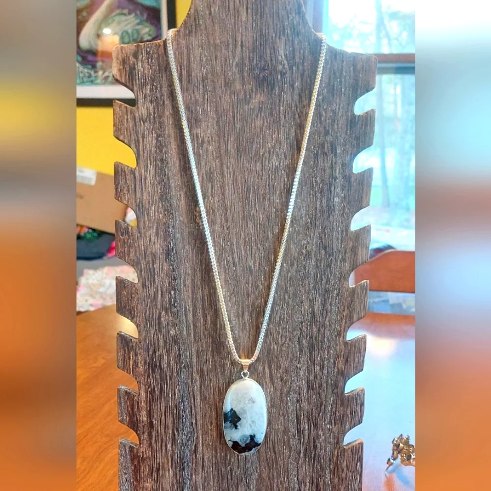 Large Moonstone Necklace - Picture 1 of 8